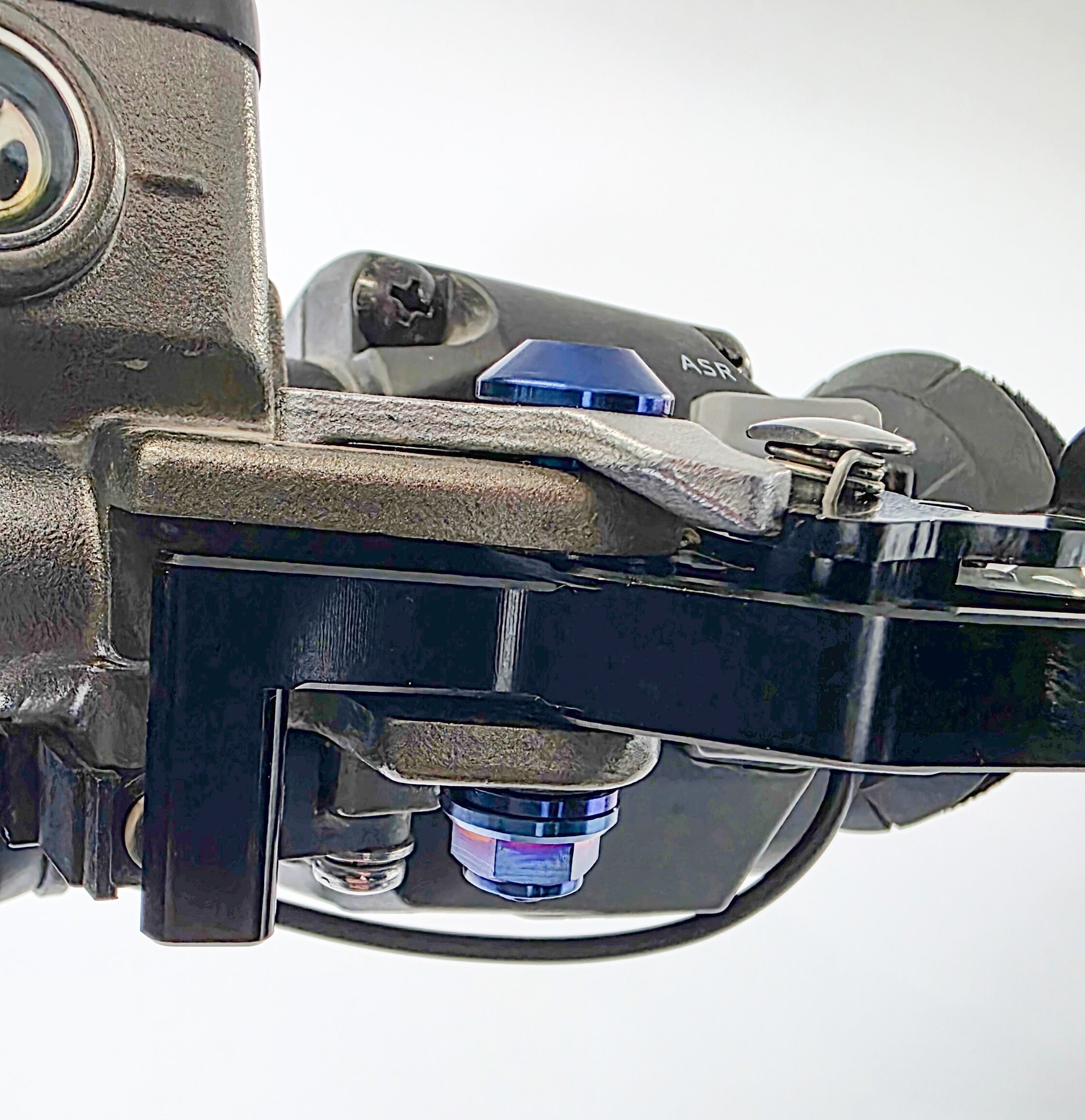 Shorty Style Ultra Bee Lever Pivot Bolts – Titanium Upgrade